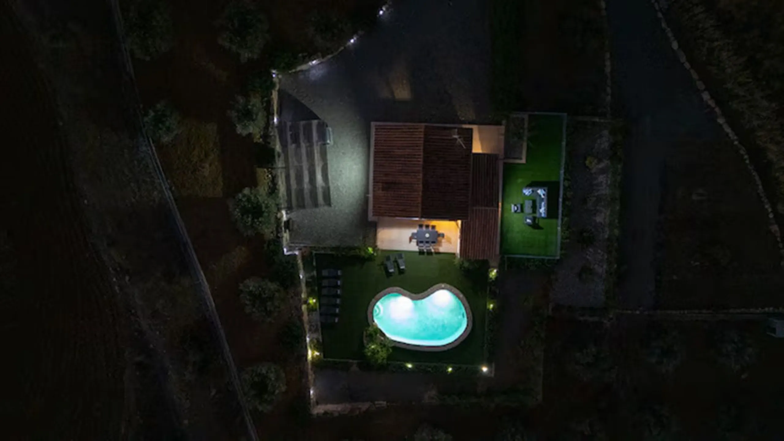 House - Finca - Cortijo в продаже в Coín, Málaga. В доме 4 спален и 2 ванных комнат. Площадь дома 348 м². Площадь участка 24100 м²