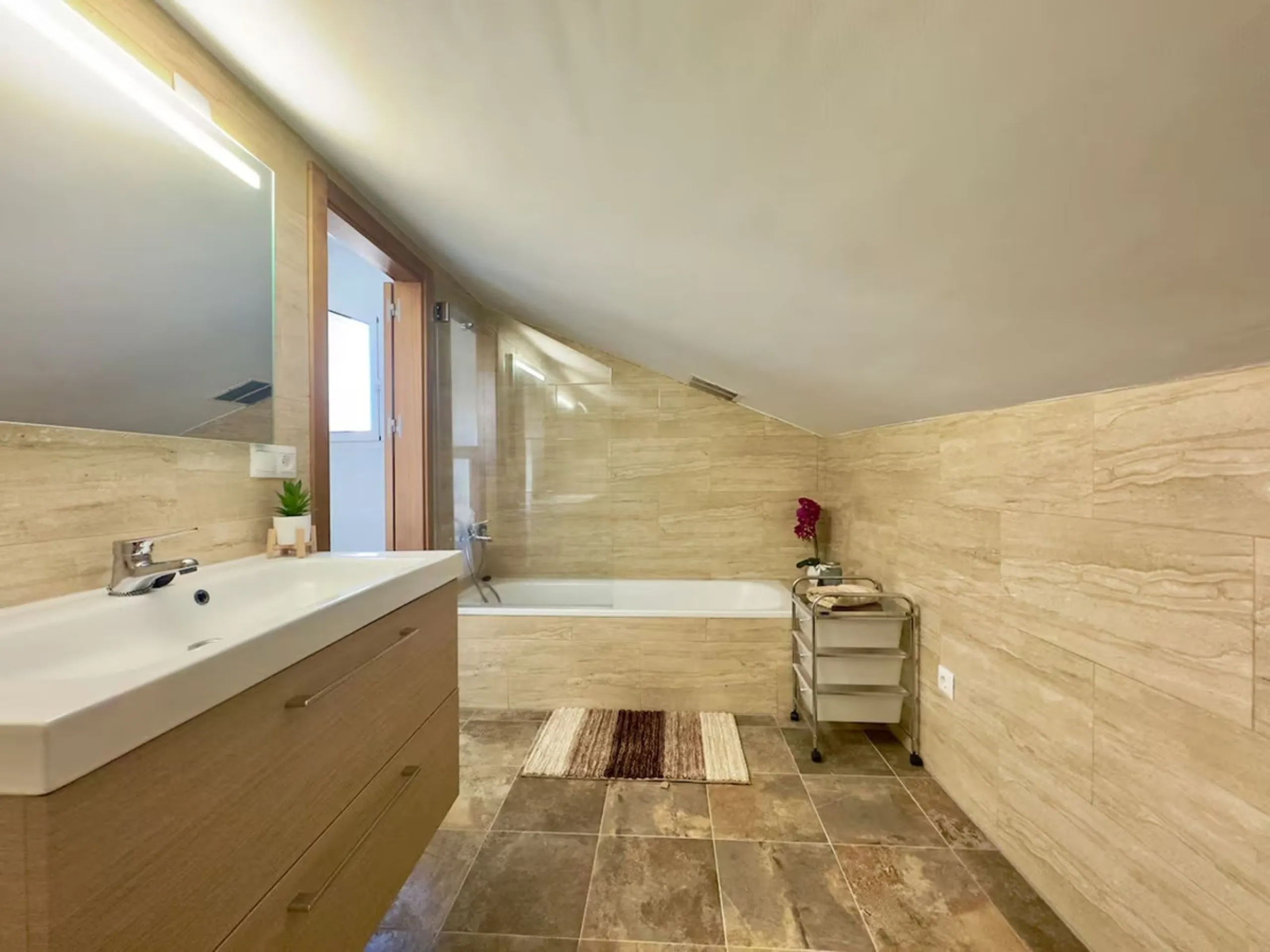 House - Finca - Cortijo в продаже в Coín, Málaga. В доме 4 спален и 2 ванных комнат. Площадь дома 348 м². Площадь участка 24100 м²