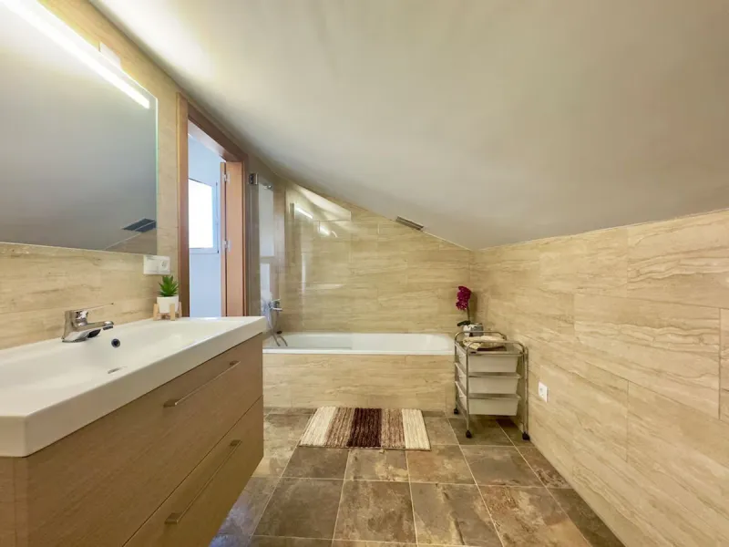 House - Finca - Cortijo в продаже в Coín, Málaga. В доме 4 спален и 2 ванных комнат. Площадь дома 348 м². Площадь участка 24100 м²