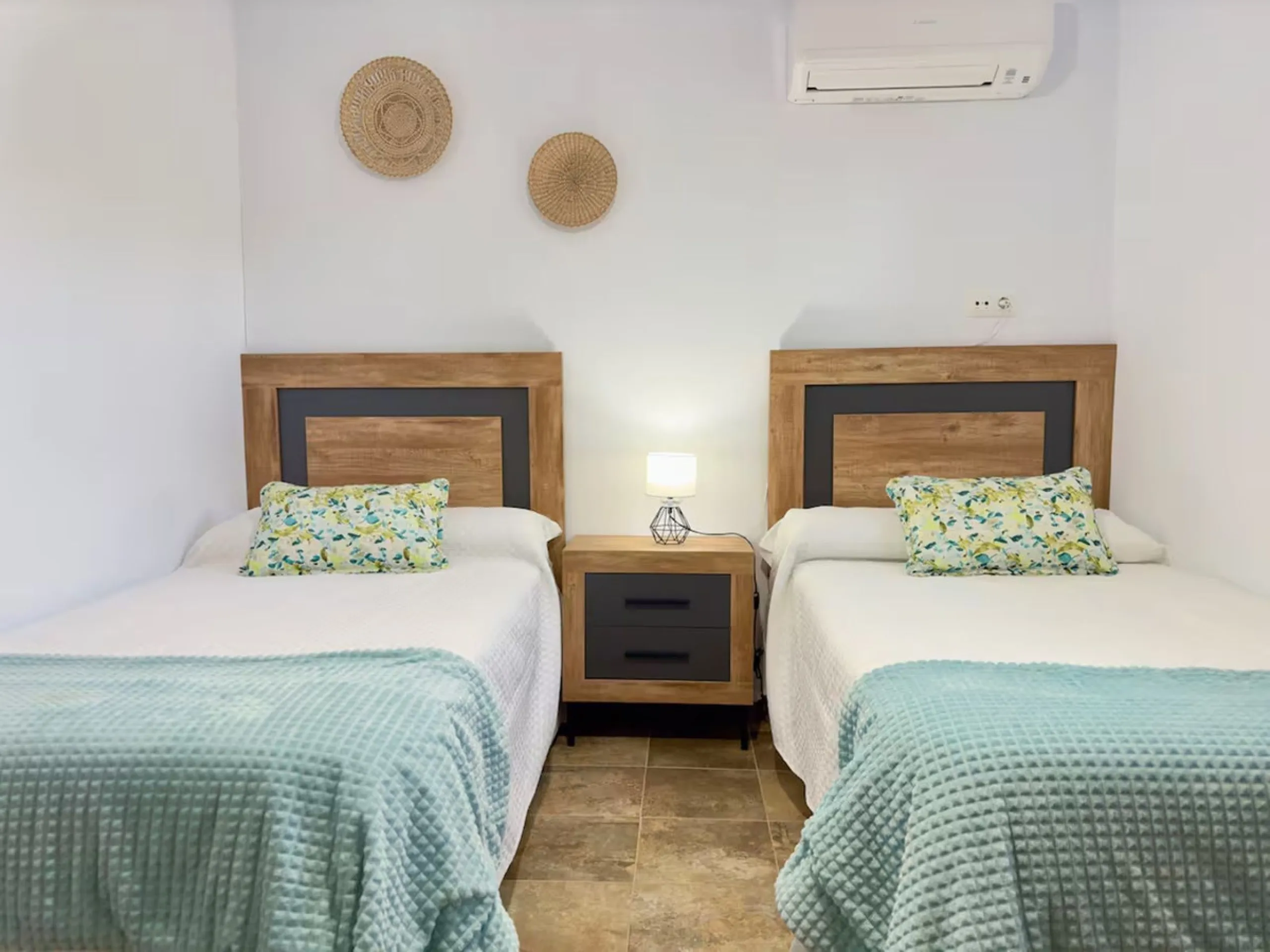 House - Finca - Cortijo в продаже в Coín, Málaga. В доме 4 спален и 2 ванных комнат. Площадь дома 348 м². Площадь участка 24100 м²
