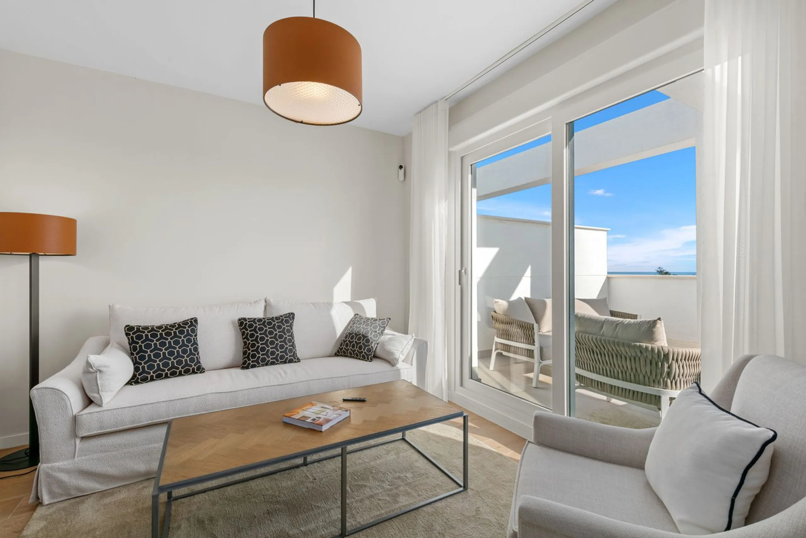 New Penthouse, never been lived in, with Tourist License, ready to rock!