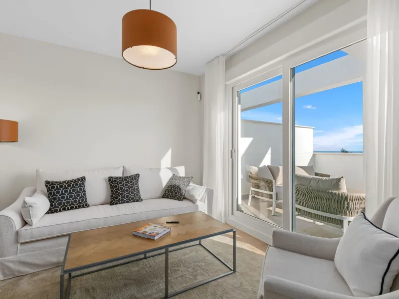 New Penthouse, never been lived in, with Tourist License, ready to rock!
