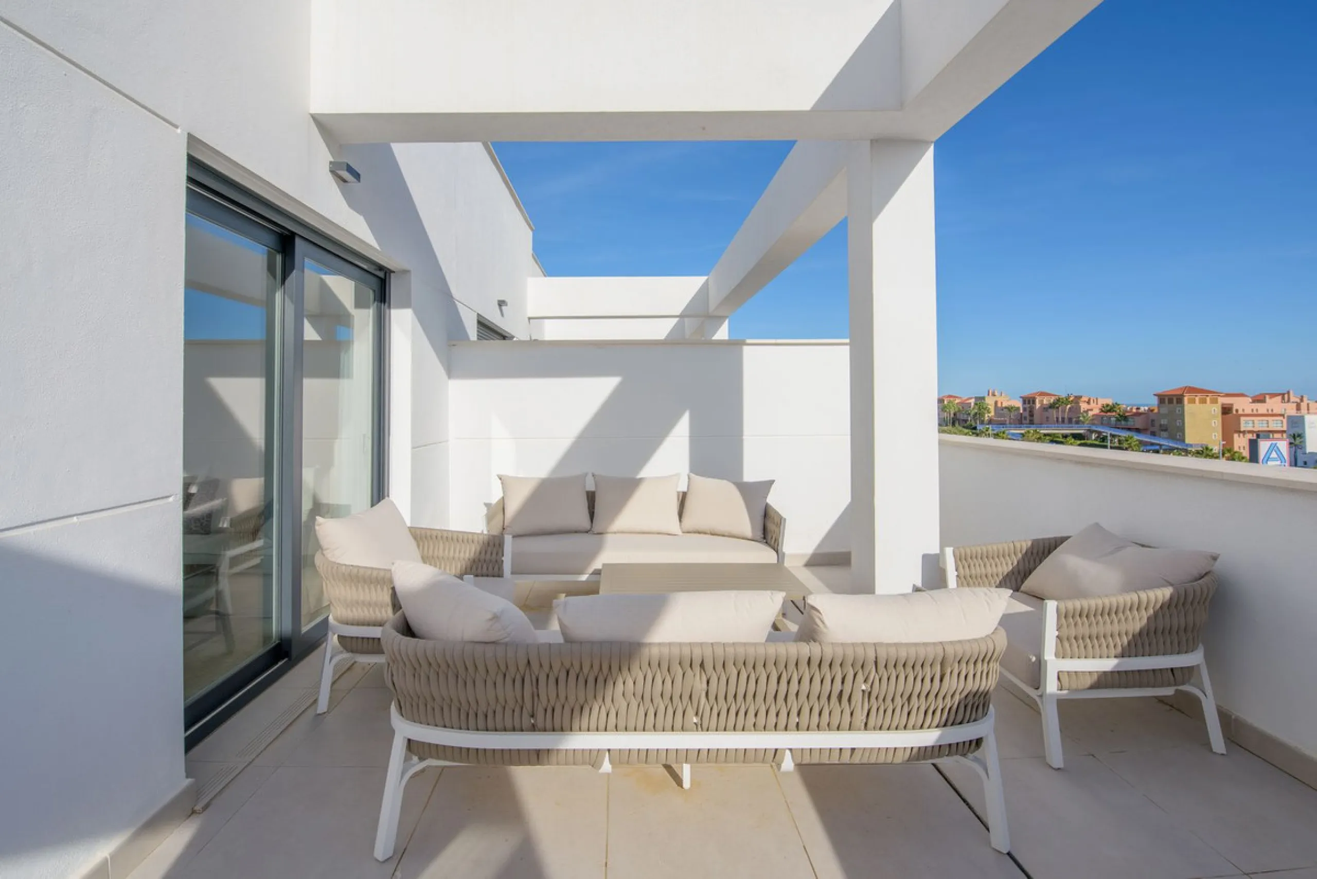 New Penthouse, never been lived in, with Tourist License, ready to rock!