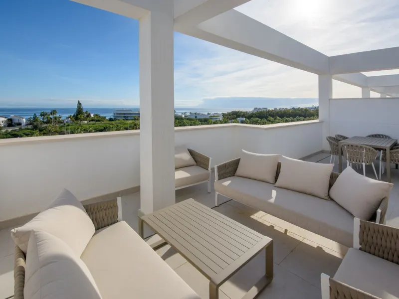 New Penthouse, never been lived in, with Tourist License, ready to rock!