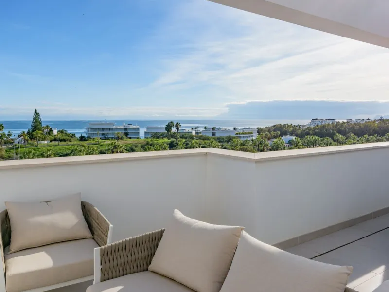 New Penthouse, never been lived in, with Tourist License, ready to rock!