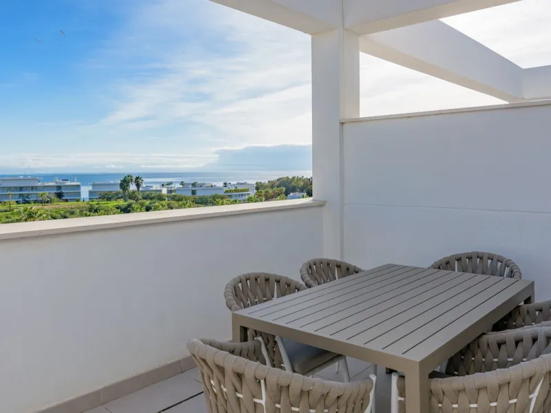 New Penthouse, never been lived in, with Tourist License, ready to rock!