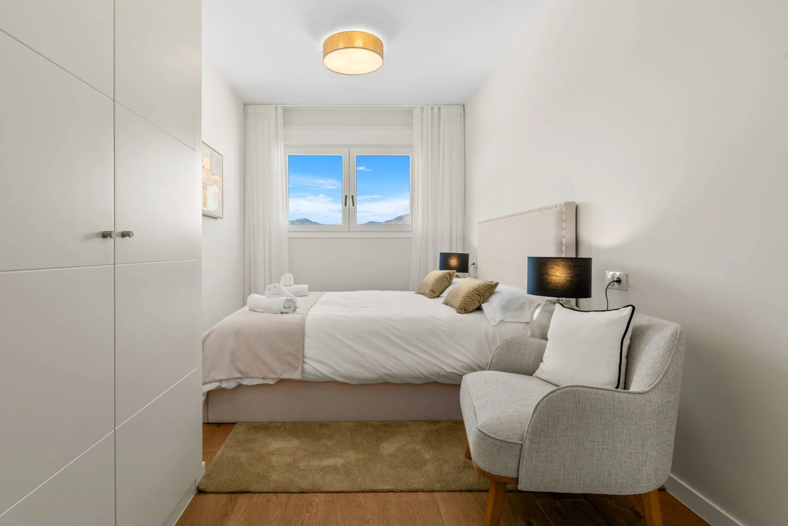 New Penthouse, never been lived in, with Tourist License, ready to rock!