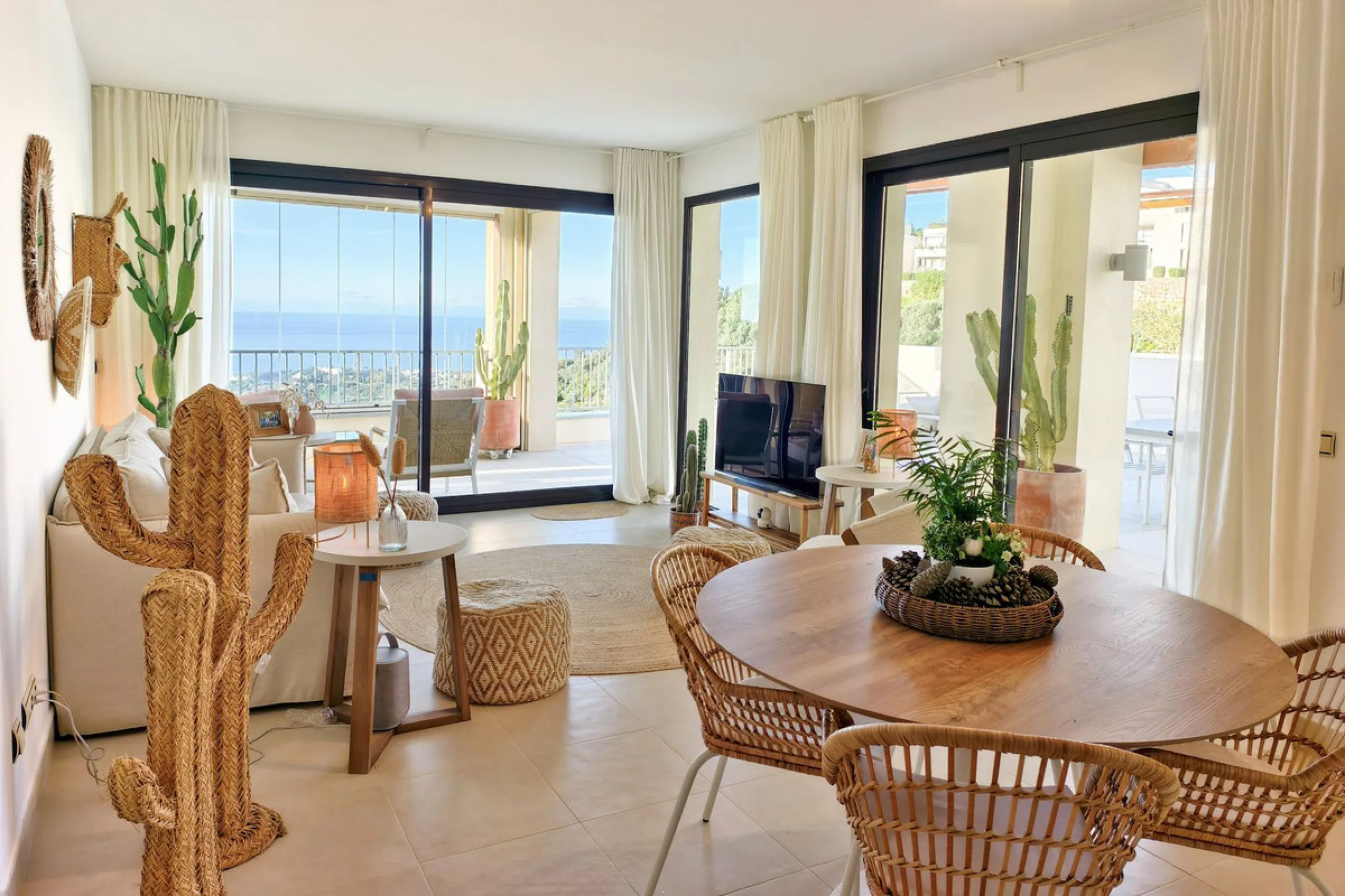 Penthouse with panoramic sea views in Samara – Altos de Los Monteros, Marbella
