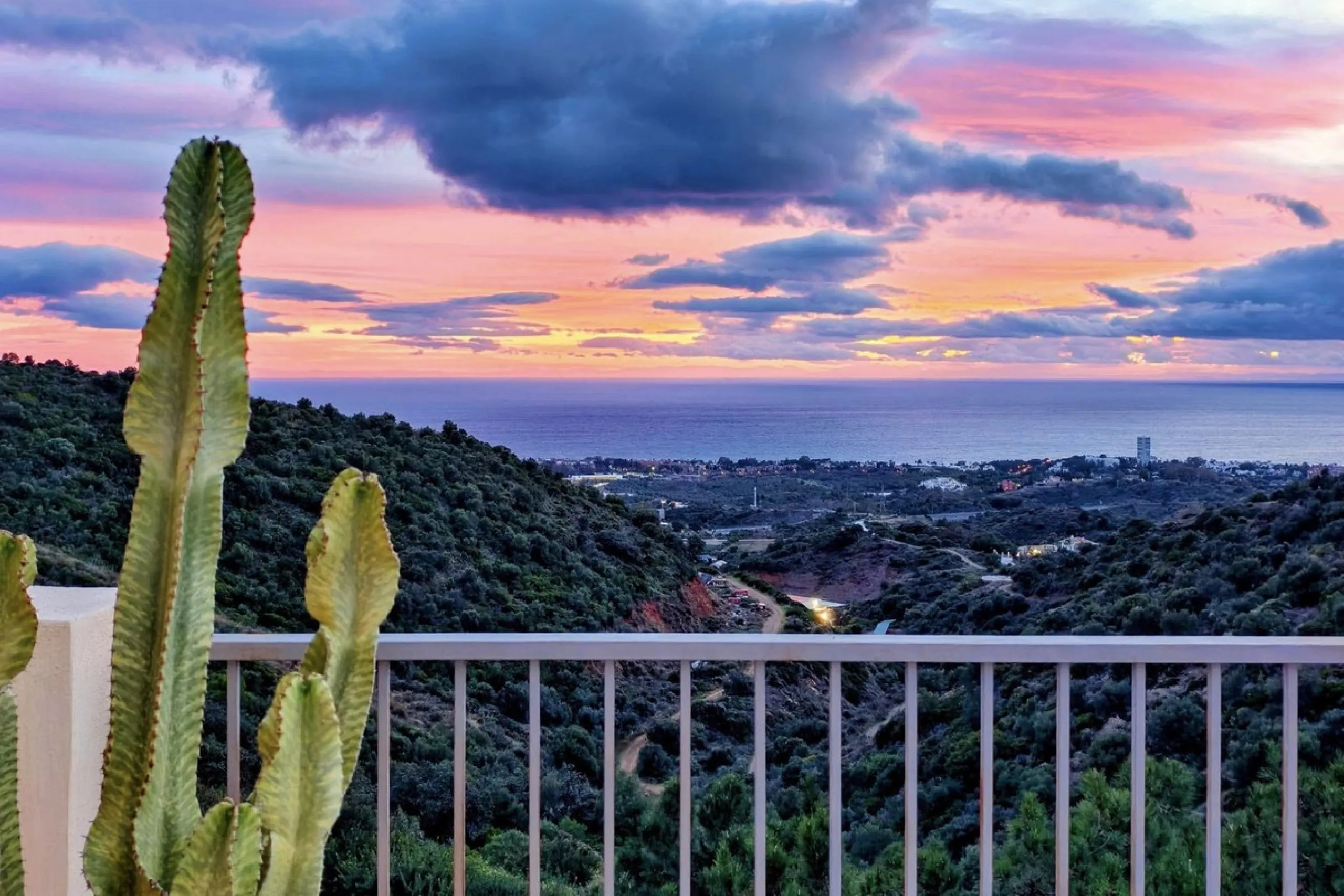 Penthouse with panoramic sea views in Samara – Altos de Los Monteros, Marbella
