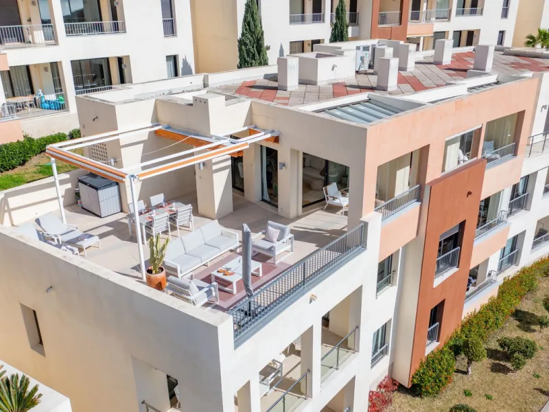 Penthouse with panoramic sea views in Samara – Altos de Los Monteros, Marbella