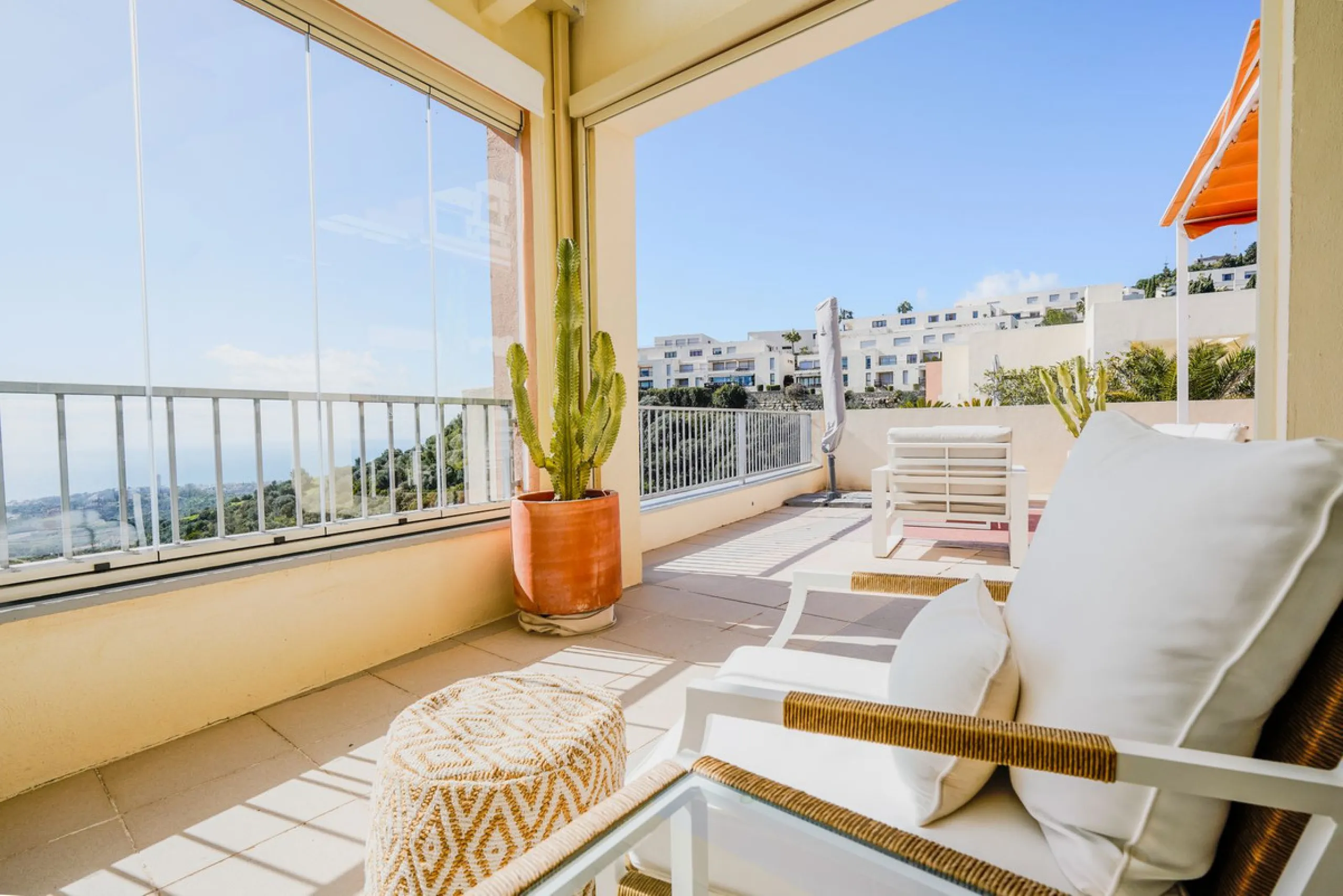 Penthouse with panoramic sea views in Samara – Altos de Los Monteros, Marbella