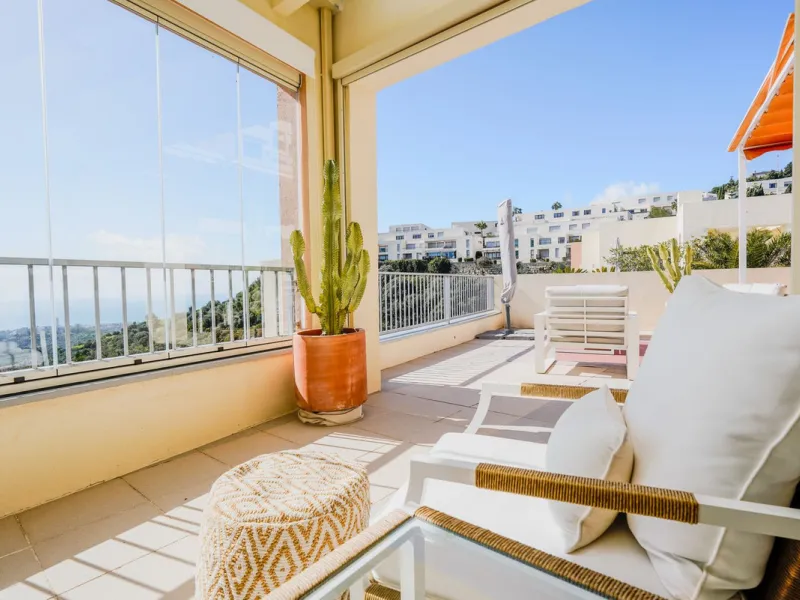 Penthouse with panoramic sea views in Samara – Altos de Los Monteros, Marbella