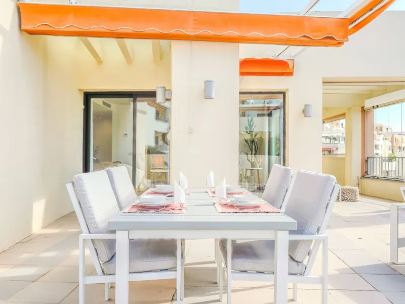 Penthouse with panoramic sea views in Samara – Altos de Los Monteros, Marbella