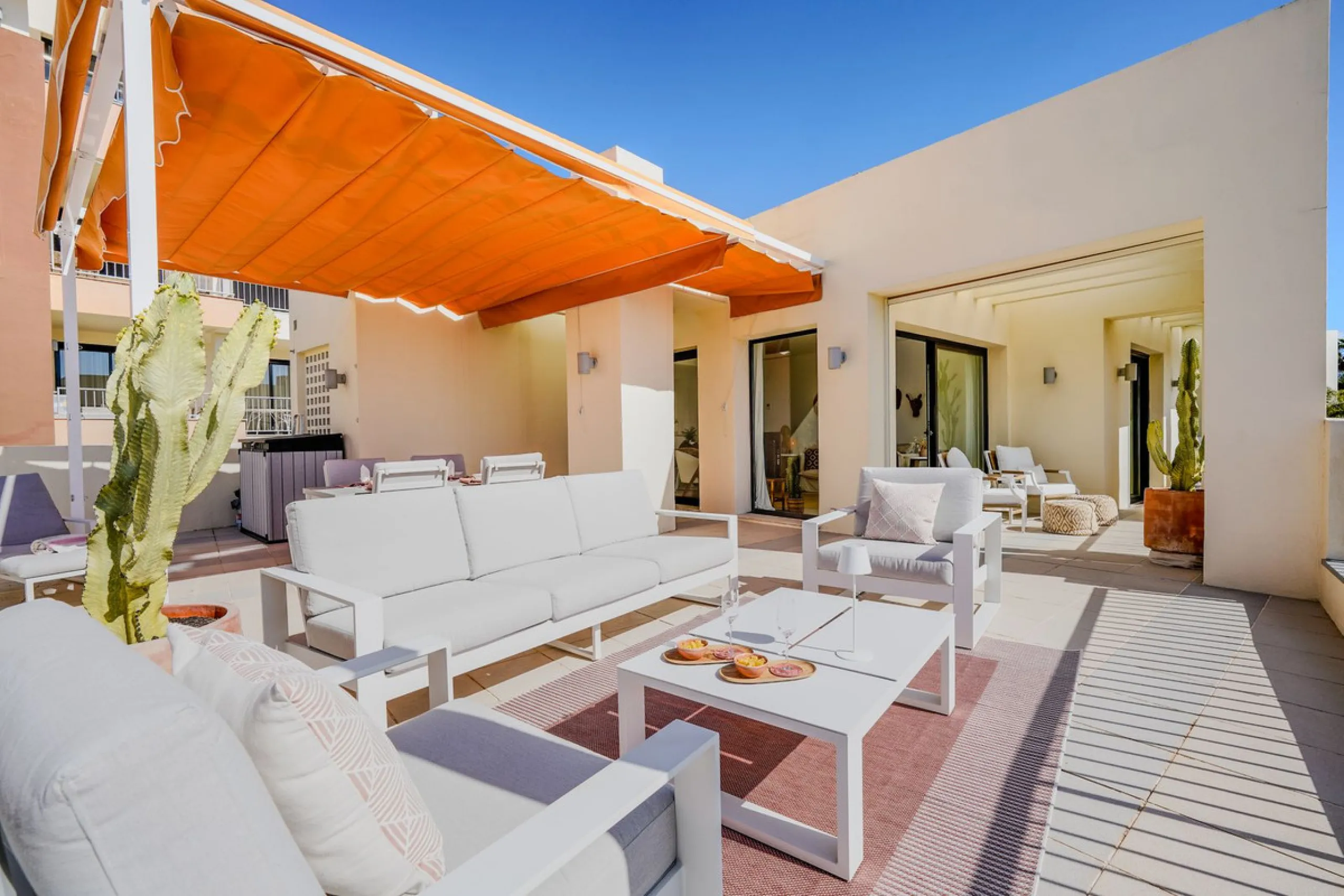 Penthouse with panoramic sea views in Samara – Altos de Los Monteros, Marbella