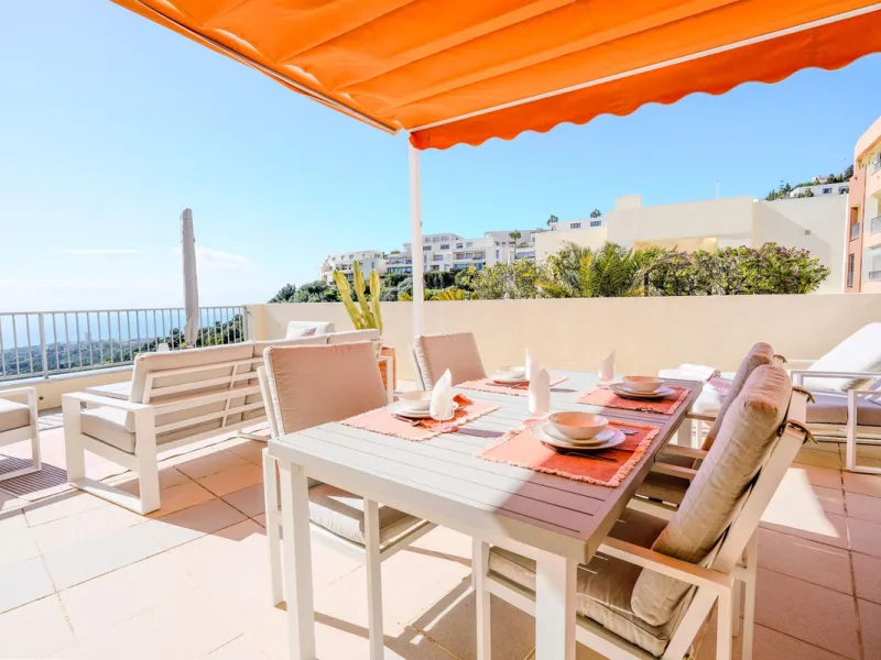 Penthouse with panoramic sea views in Samara – Altos de Los Monteros, Marbella