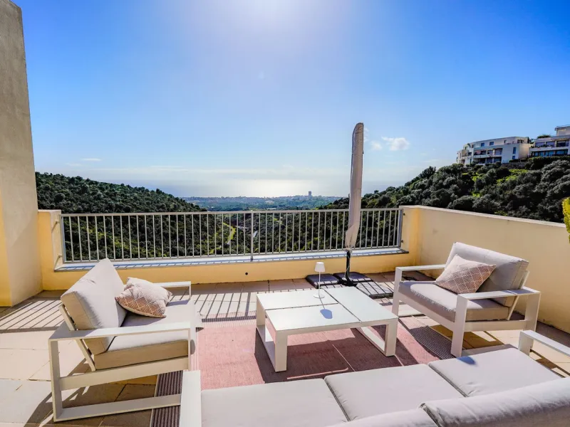Penthouse with panoramic sea views in Samara – Altos de Los Monteros, Marbella