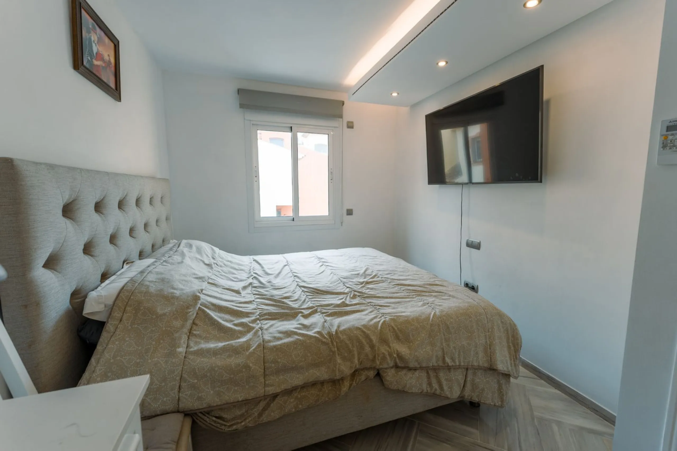 This is true frontline beach living in Garden Beach, Estepona — a first-line sea complex where the Mediterranean becomes part of your everyday life. Positioned directly on the coast, the property enjoys open sea views, protected coastal frontage, and the 