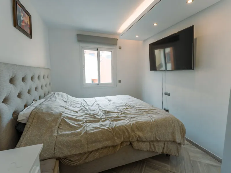 This is true frontline beach living in Garden Beach, Estepona — a first-line sea complex where the Mediterranean becomes part of your everyday life. Positioned directly on the coast, the property enjoys open sea views, protected coastal frontage, and the 