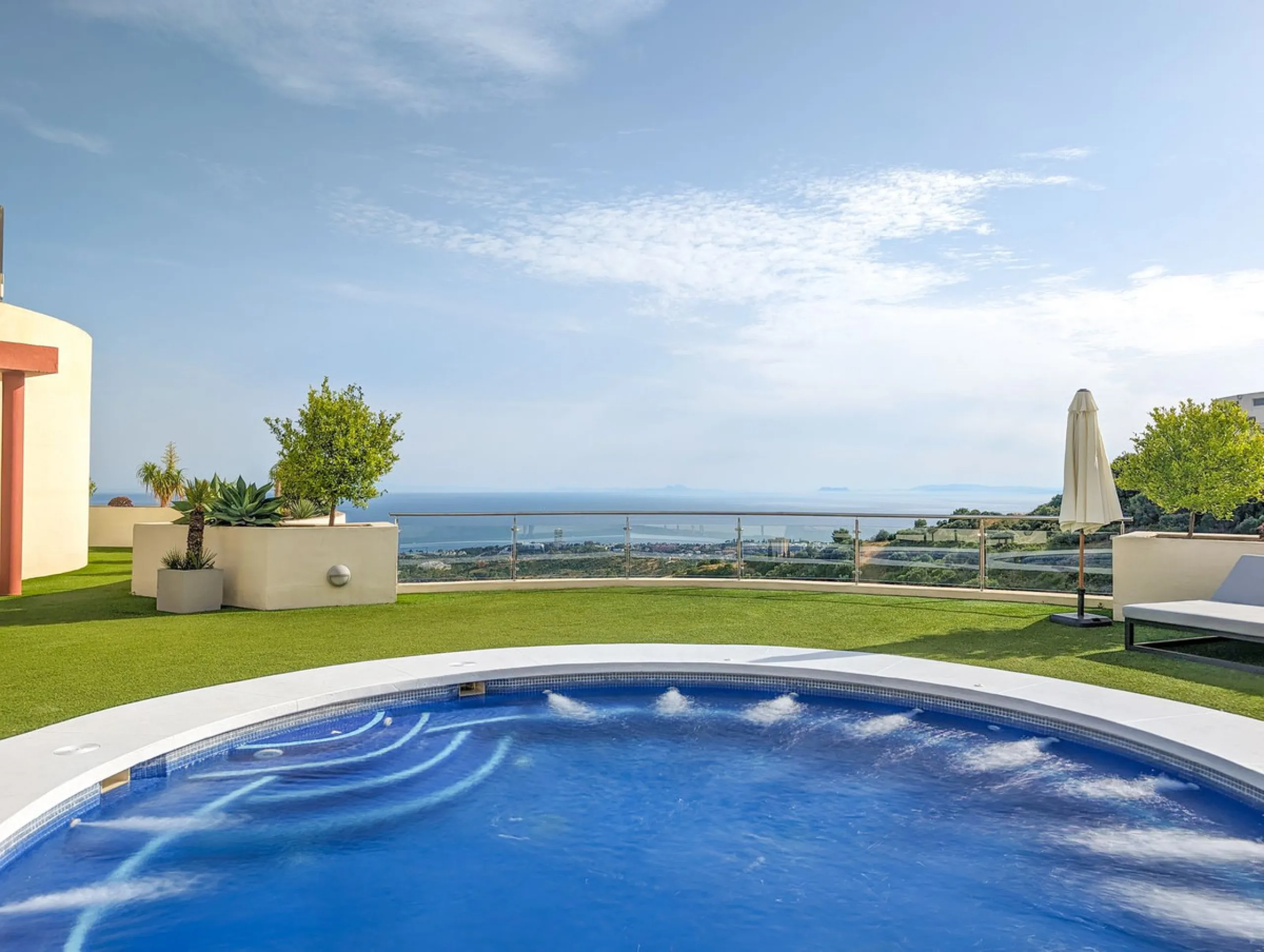 Penthouse with panoramic sea views in Samara – Altos de Los Monteros, Marbella