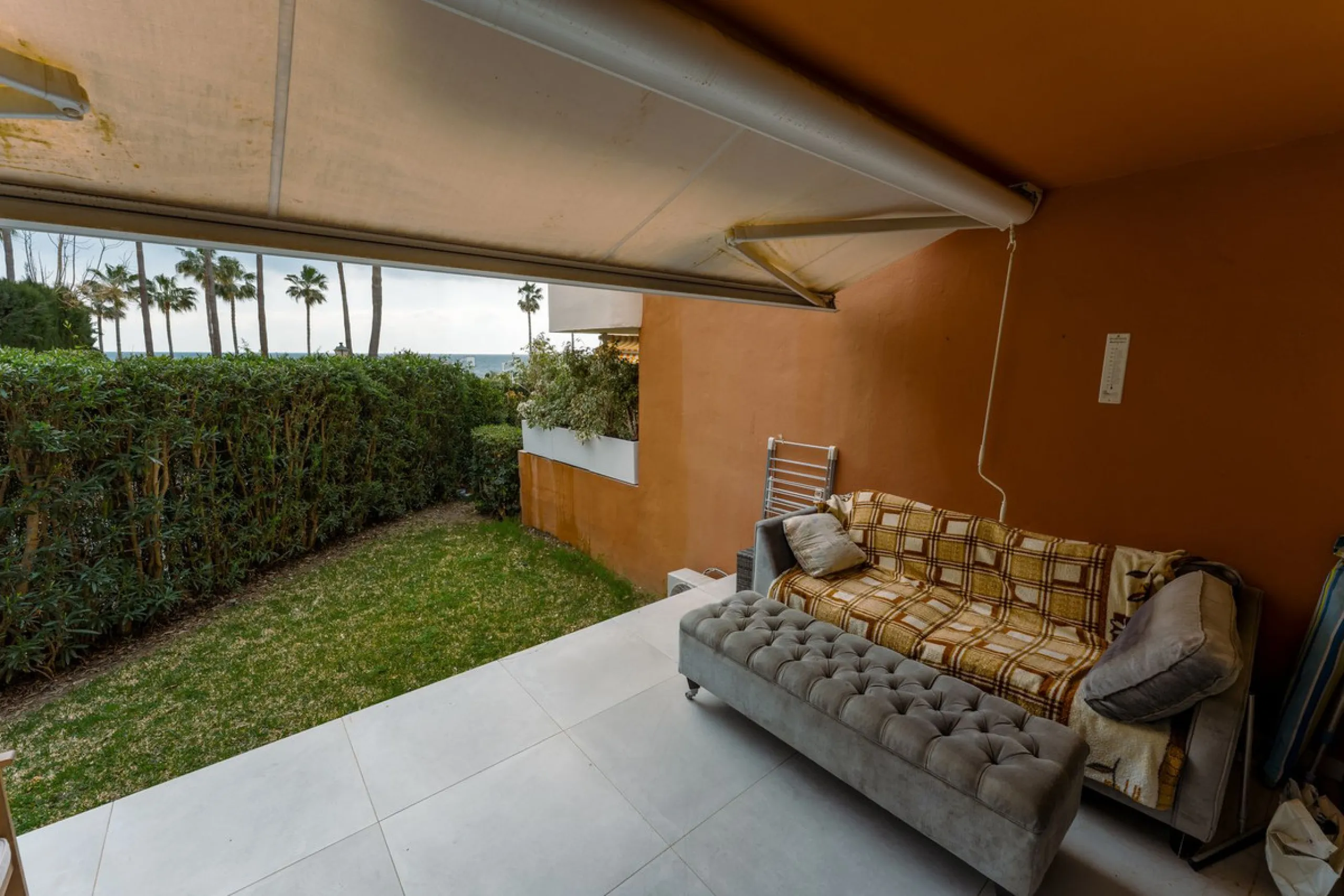This is true frontline beach living in Garden Beach, Estepona — a first-line sea complex where the Mediterranean becomes part of your everyday life. Positioned directly on the coast, the property enjoys open sea views, protected coastal frontage, and the 