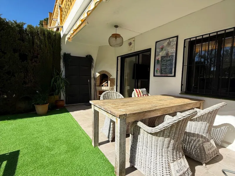 Semi-Detached House for Sale in Calahonda – Newly Renovated