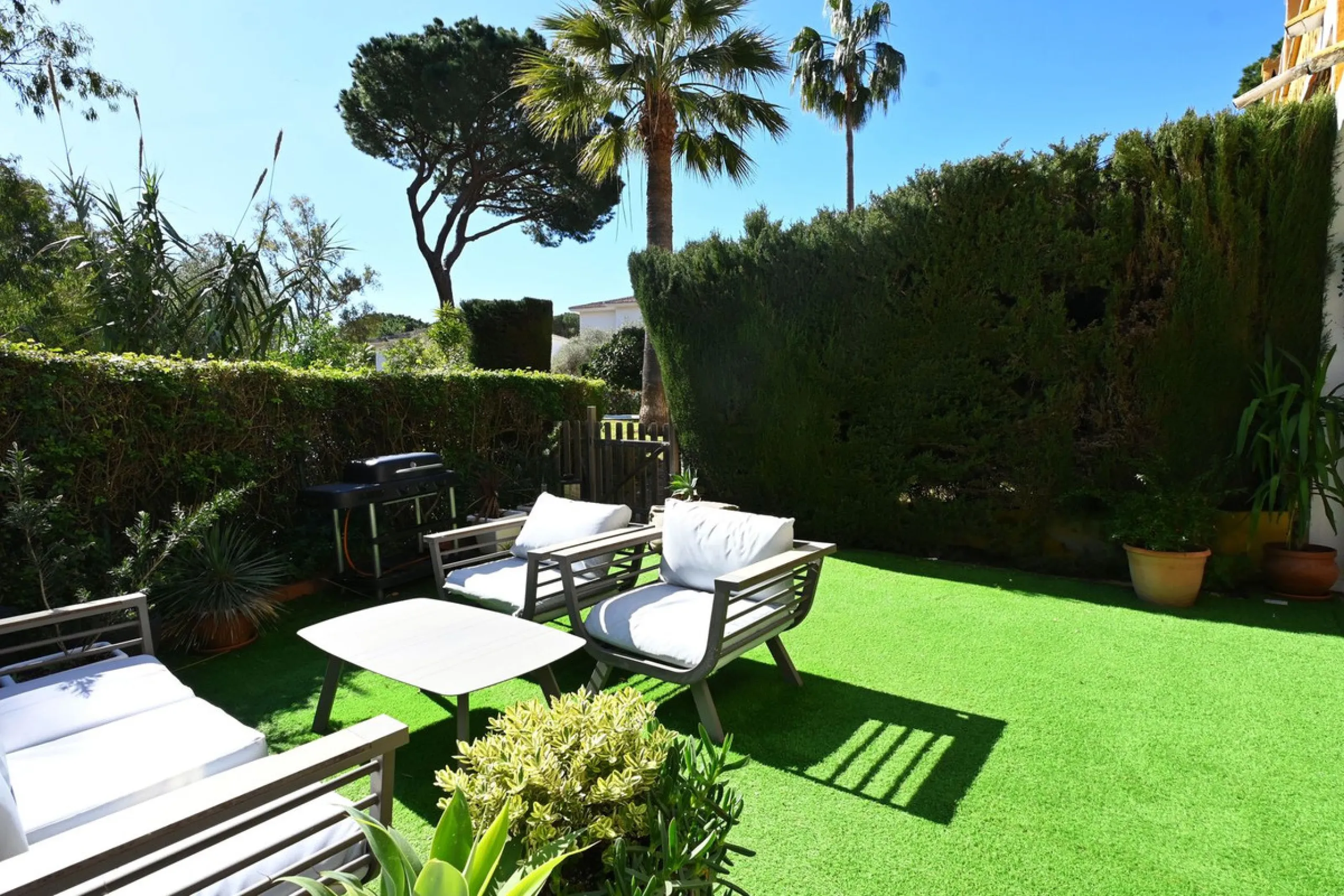 Semi-Detached House for Sale in Calahonda – Newly Renovated