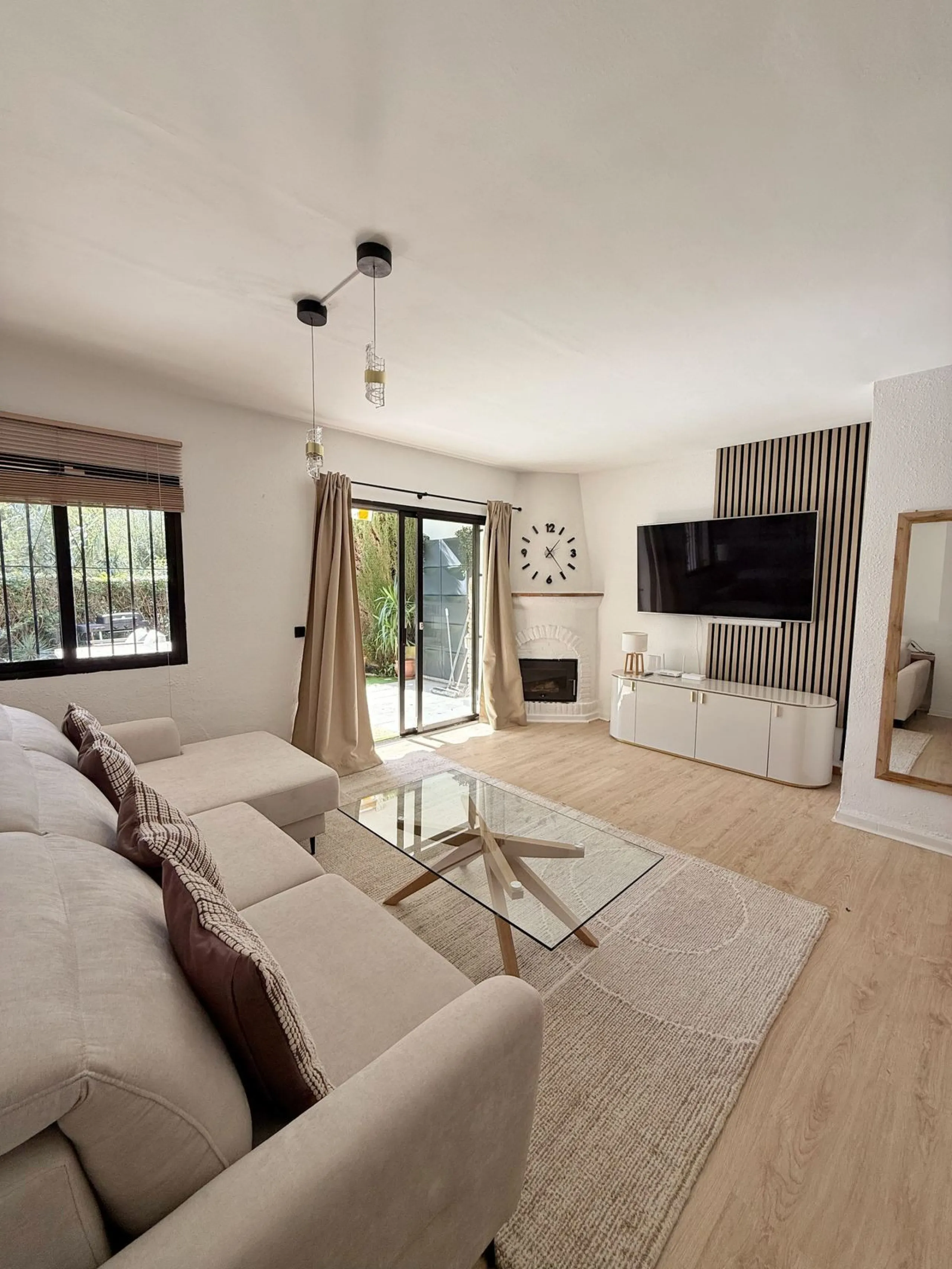 Semi-Detached House for Sale in Calahonda – Newly Renovated