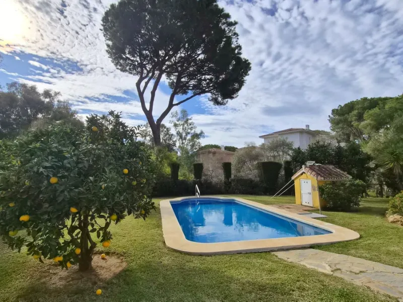 Semi-Detached House for Sale in Calahonda – Newly Renovated