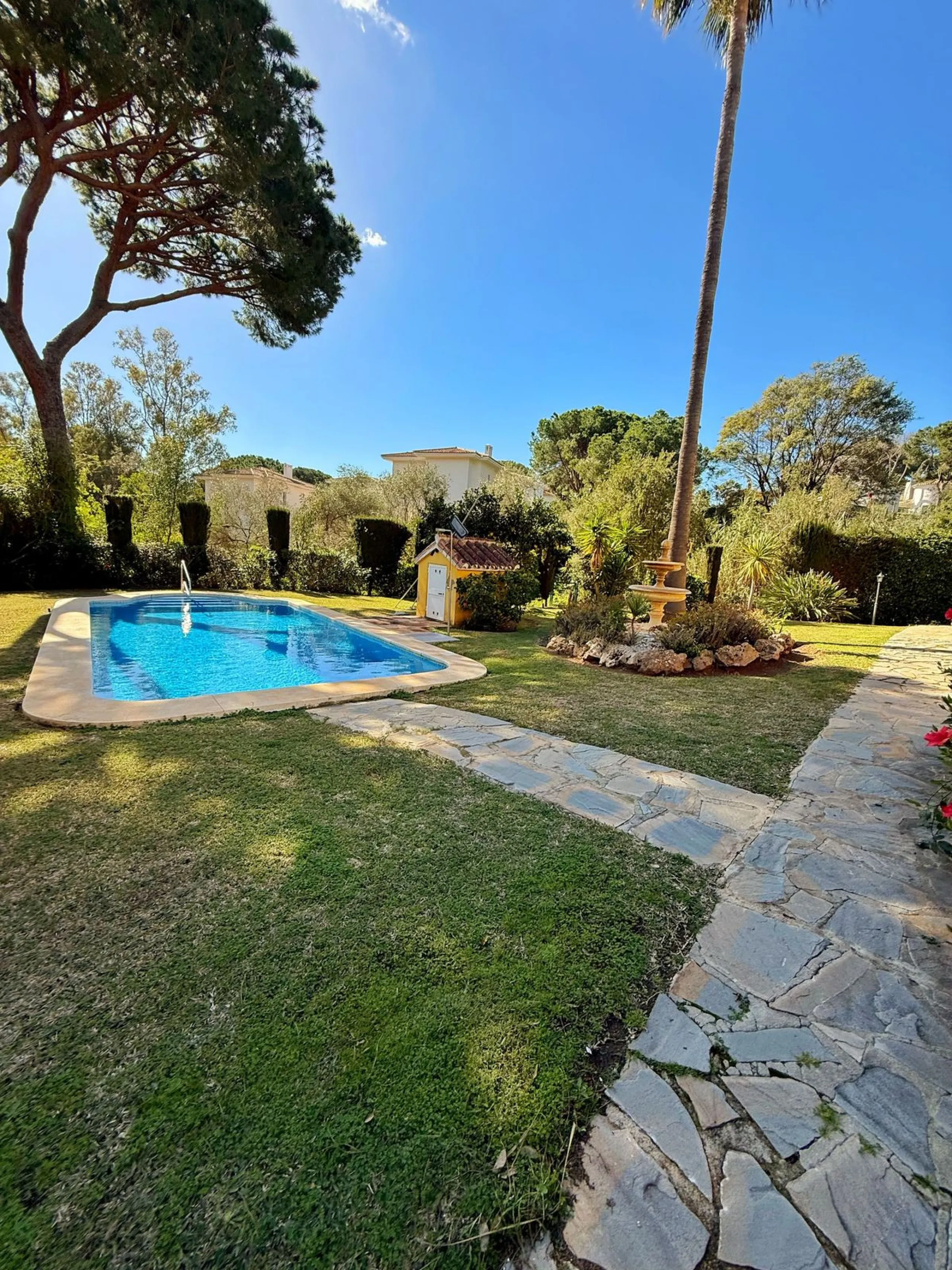 Semi-Detached House for Sale in Calahonda – Newly Renovated