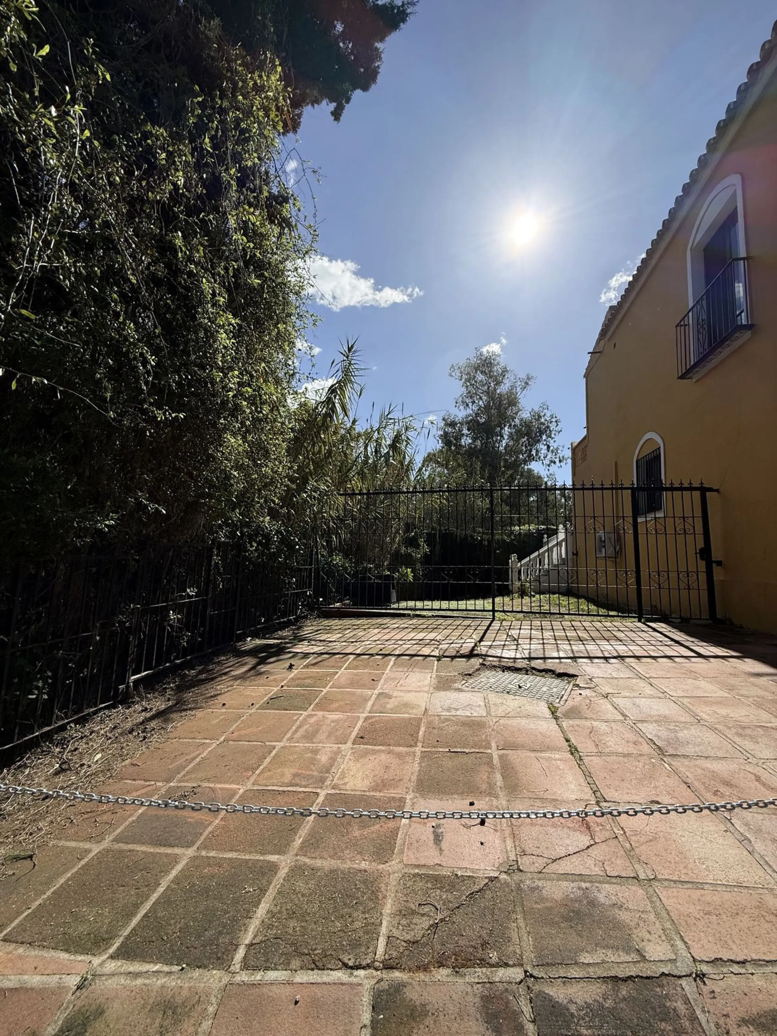 Semi-Detached House for Sale in Calahonda – Newly Renovated
