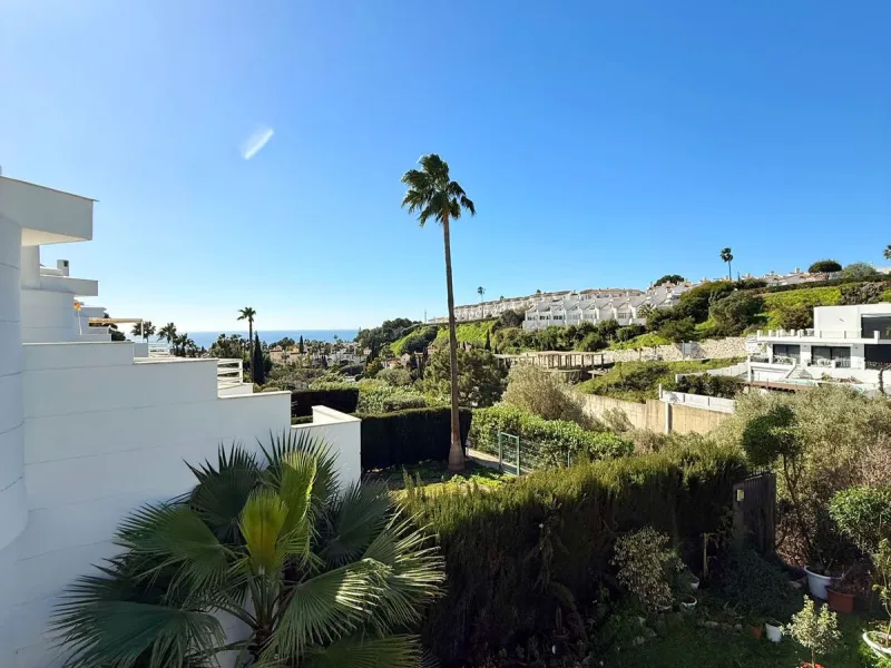Semi-Detached House for Sale in Calahonda – Sea Views and Southwest Orientation