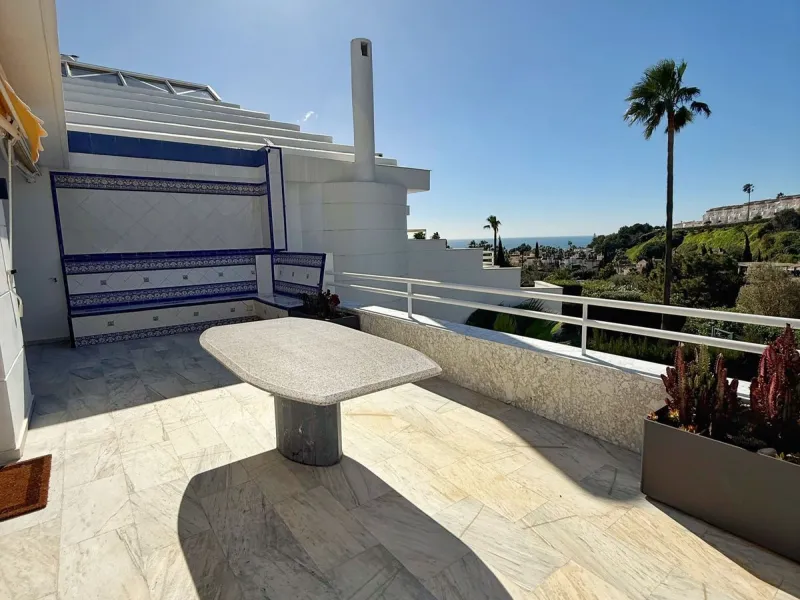 Semi-Detached House for Sale in Calahonda – Sea Views and Southwest Orientation