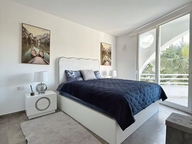 Semi-Detached House for Sale in Calahonda – Sea Views and Southwest Orientation