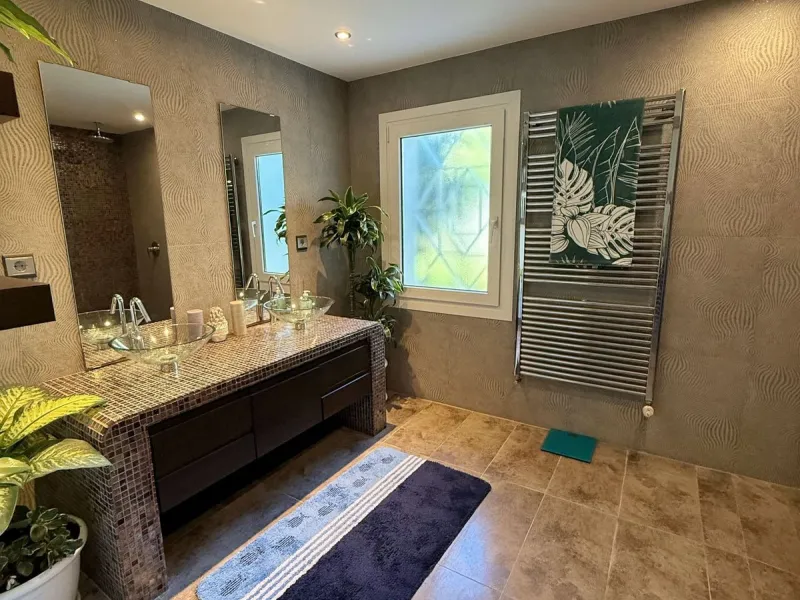 Semi-Detached House for Sale in Calahonda – Sea Views and Southwest Orientation