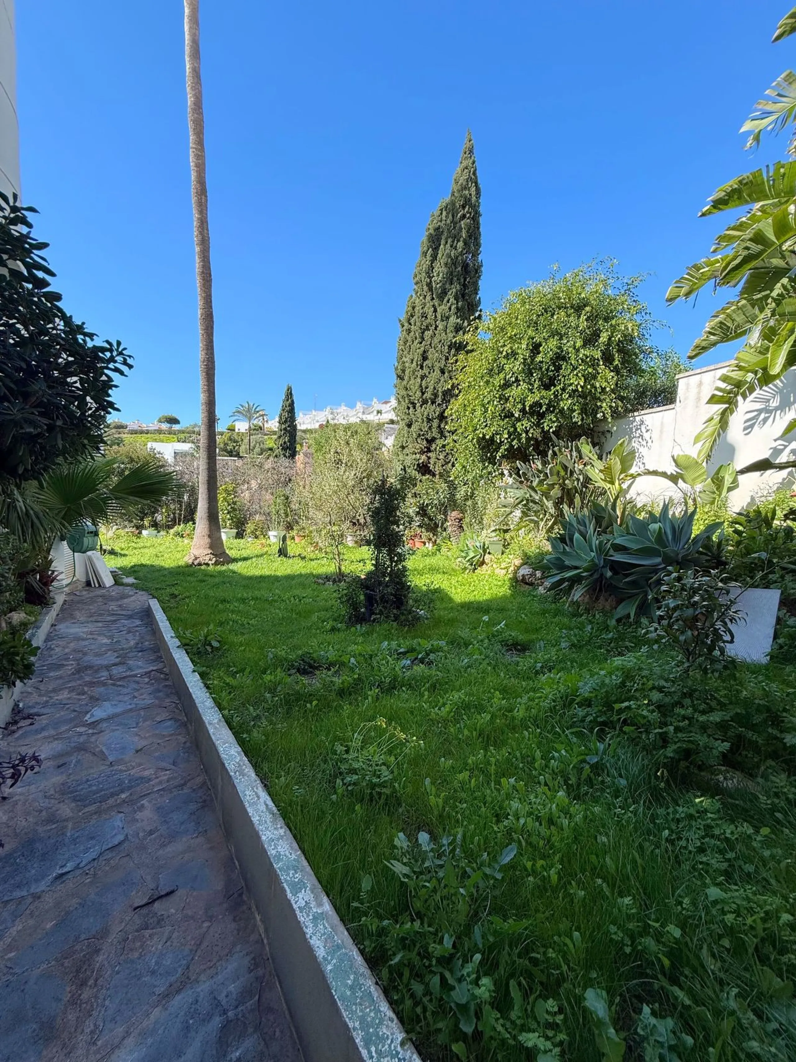 Semi-Detached House for Sale in Calahonda – Sea Views and Southwest Orientation