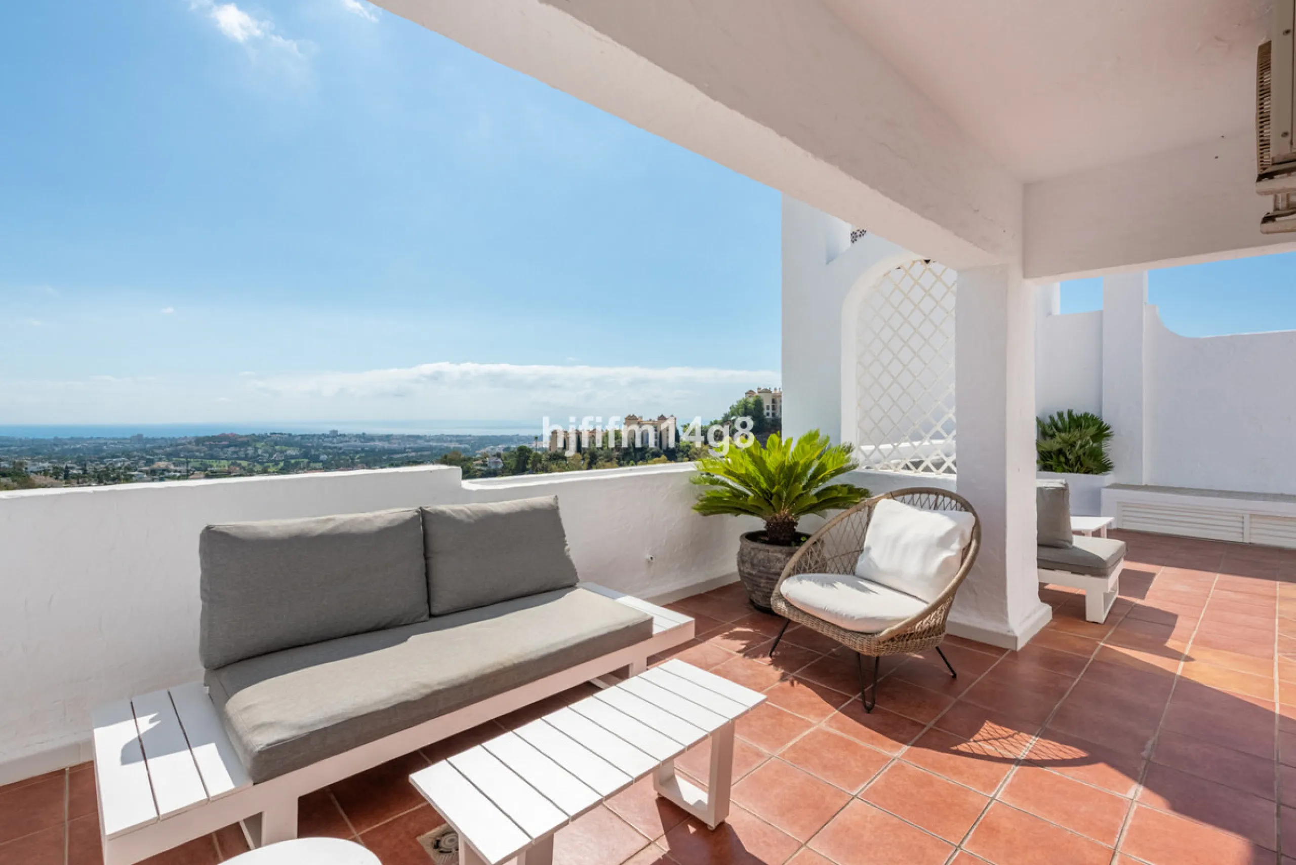 Discover a stunning apartment with the charm and feel of a townhouse in the exclusive Las Colinas de Marbella. This exceptional property, with a total of 241m² (152m² interior plus 89m² of terraces), combines space, natural light, and panoramic views, off