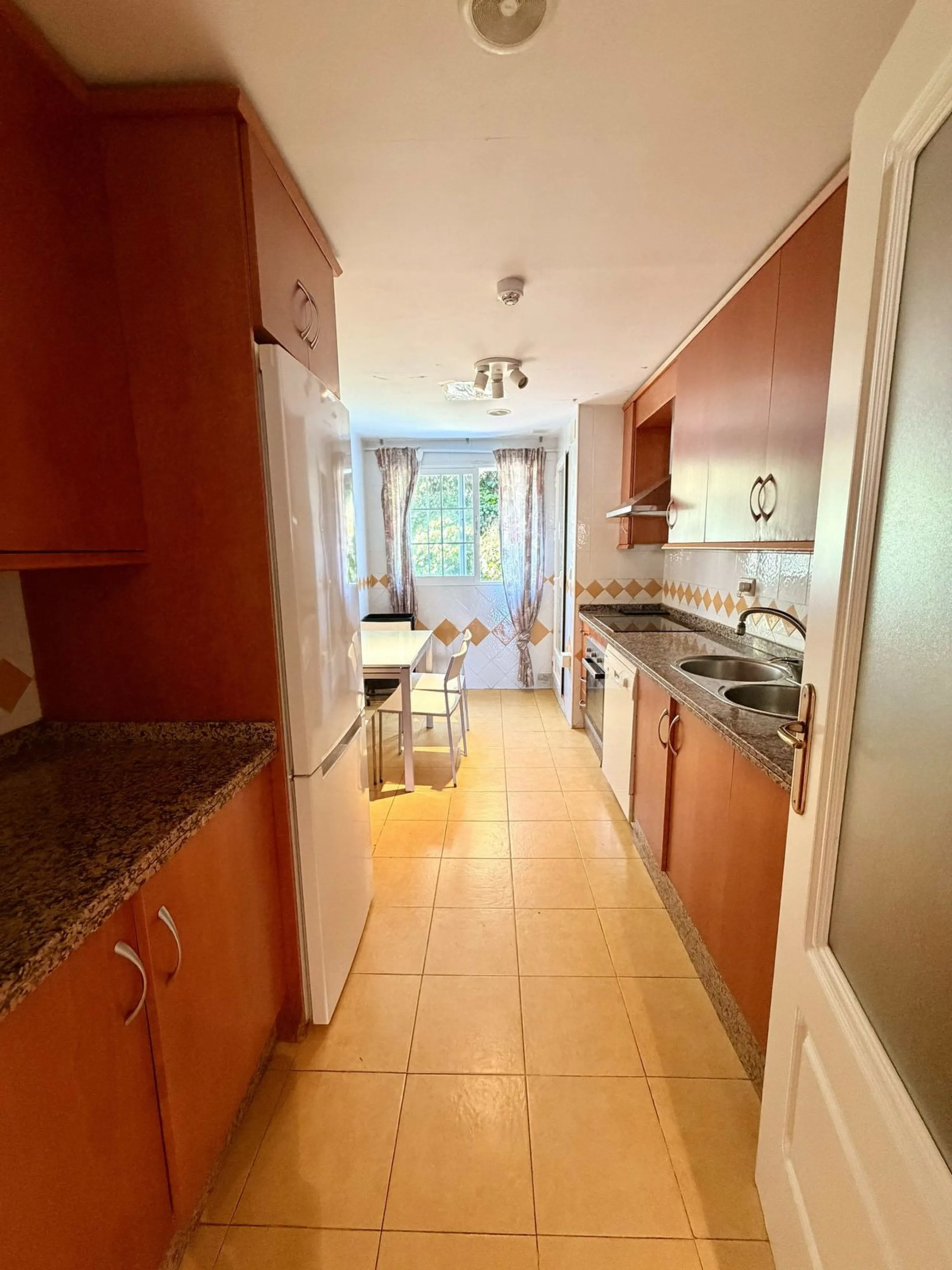 Apartment - Middle Floor Apartment в продаже в Marbella, Málaga. В доме 2 спален и 2 ванных комнат. Площадь дома 109 м²