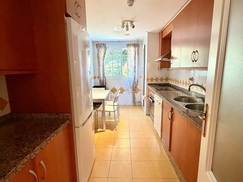 Apartment - Middle Floor Apartment в продаже в Marbella, Málaga. В доме 2 спален и 2 ванных комнат. Площадь дома 109 м²