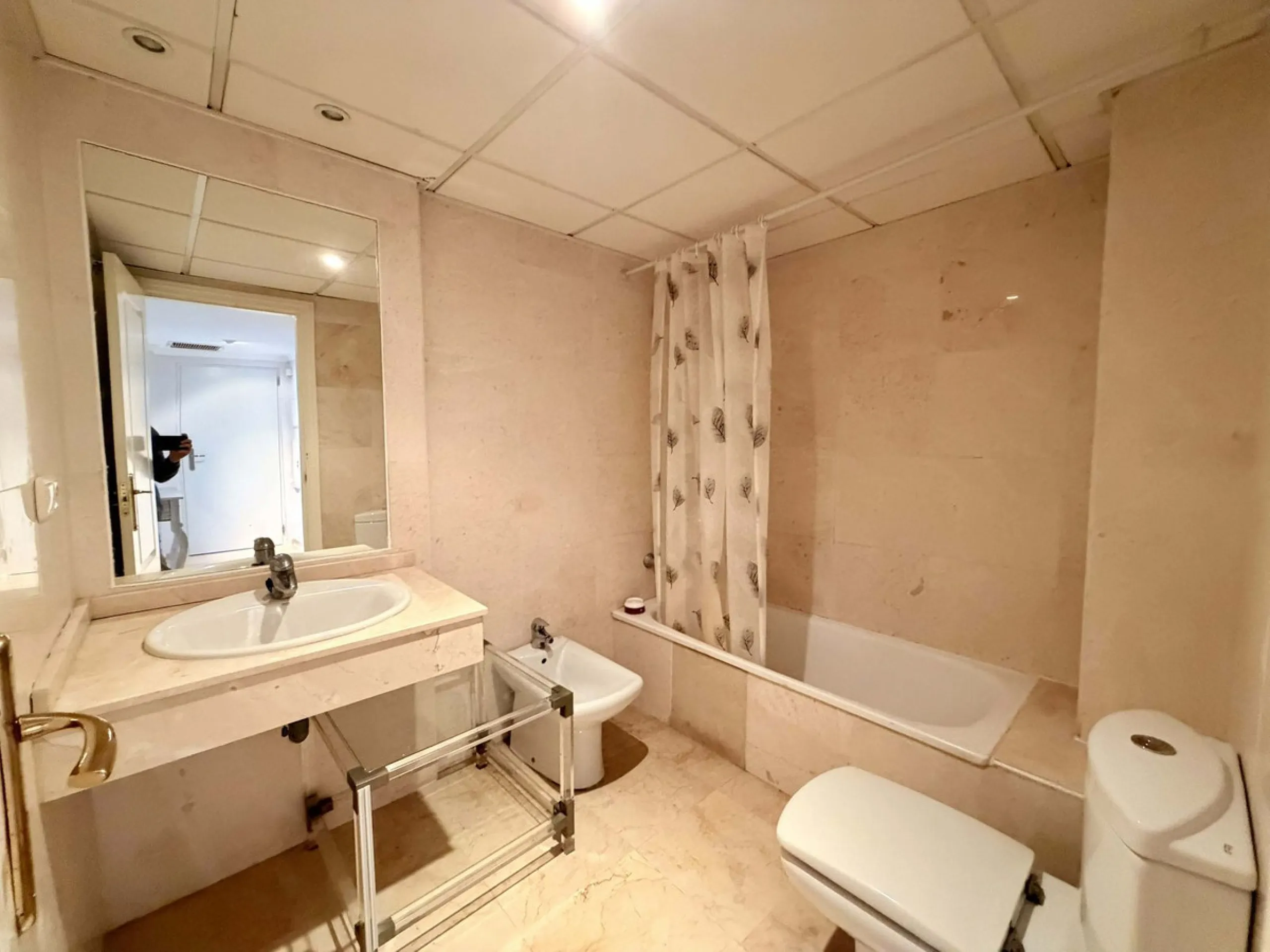 Apartment - Middle Floor Apartment в продаже в Marbella, Málaga. В доме 2 спален и 2 ванных комнат. Площадь дома 109 м²