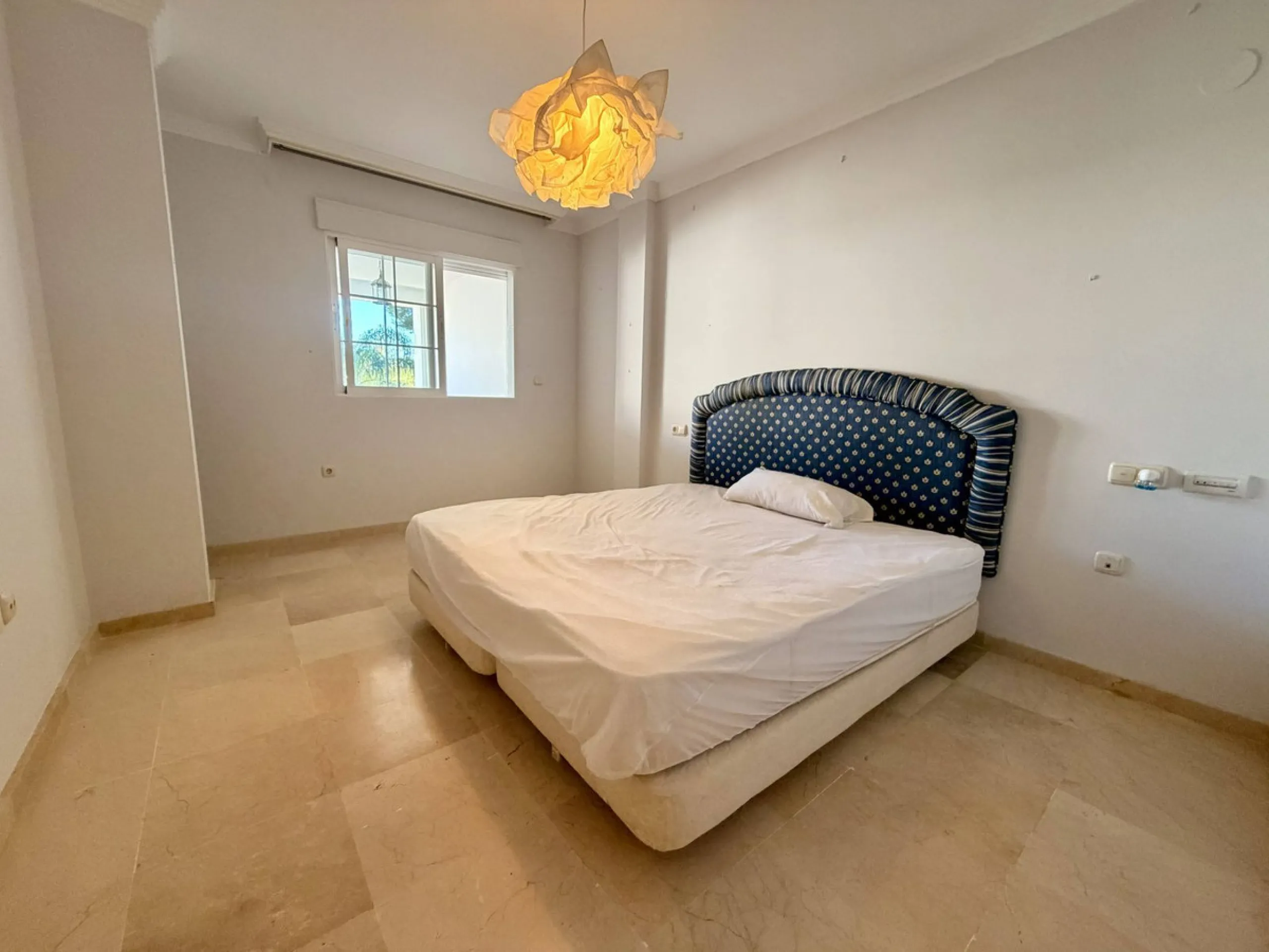 Apartment - Middle Floor Apartment в продаже в Marbella, Málaga. В доме 2 спален и 2 ванных комнат. Площадь дома 109 м²