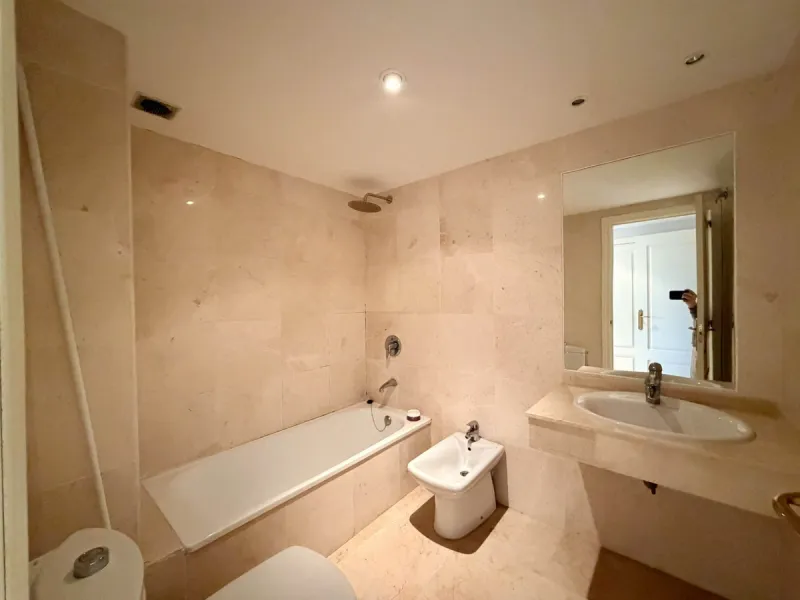 Apartment - Middle Floor Apartment в продаже в Marbella, Málaga. В доме 2 спален и 2 ванных комнат. Площадь дома 109 м²