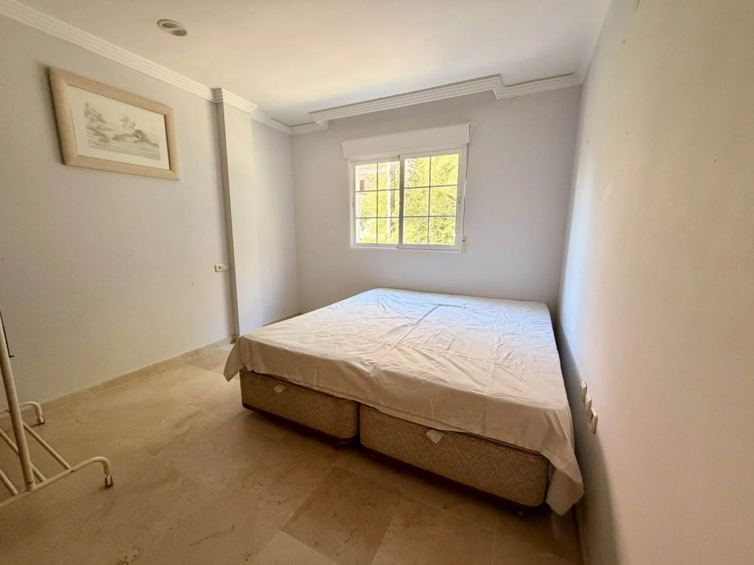 Apartment - Middle Floor Apartment в продаже в Marbella, Málaga. В доме 2 спален и 2 ванных комнат. Площадь дома 109 м²