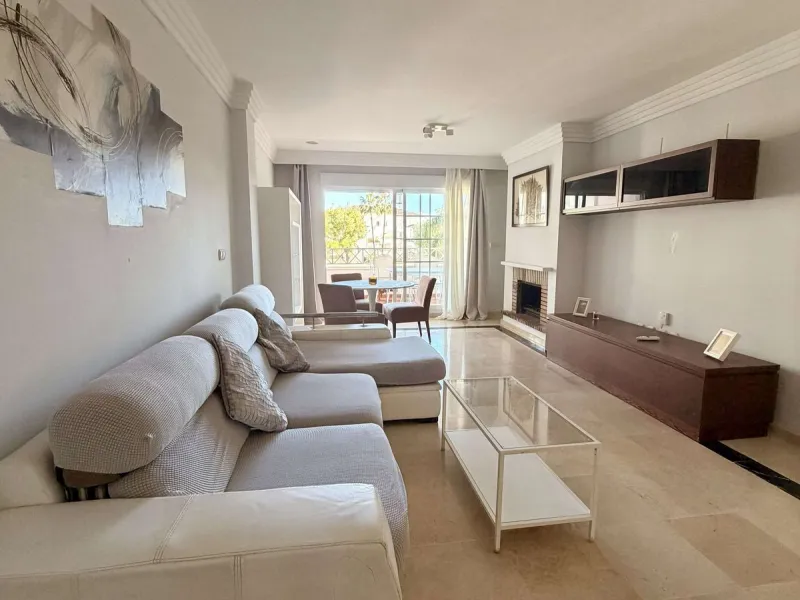 Apartment - Middle Floor Apartment в продаже в Marbella, Málaga. В доме 2 спален и 2 ванных комнат. Площадь дома 109 м²