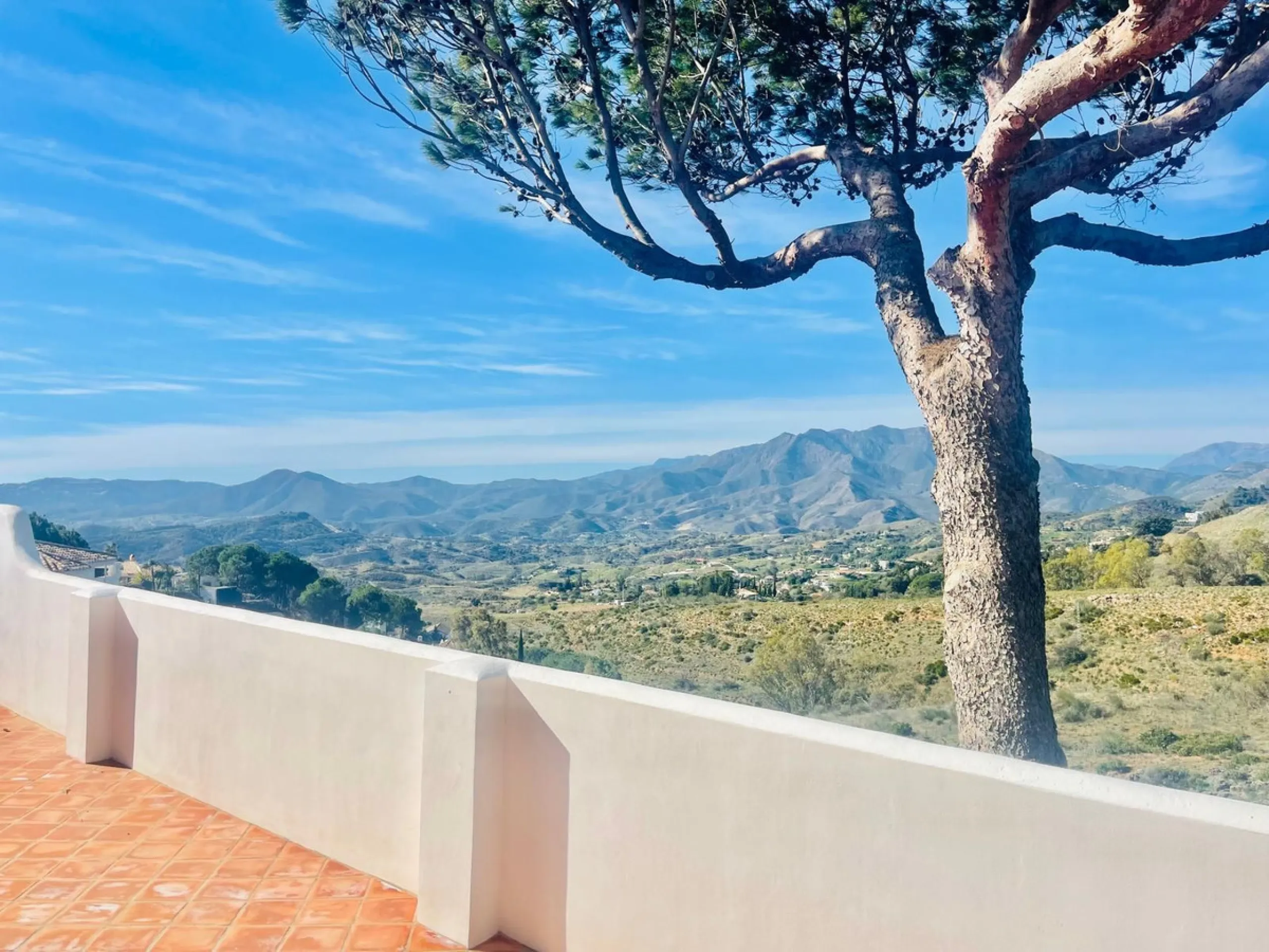 Luxury 4-Bedroom Villa with Guest Apartment & Panoramic Views in Valtocado