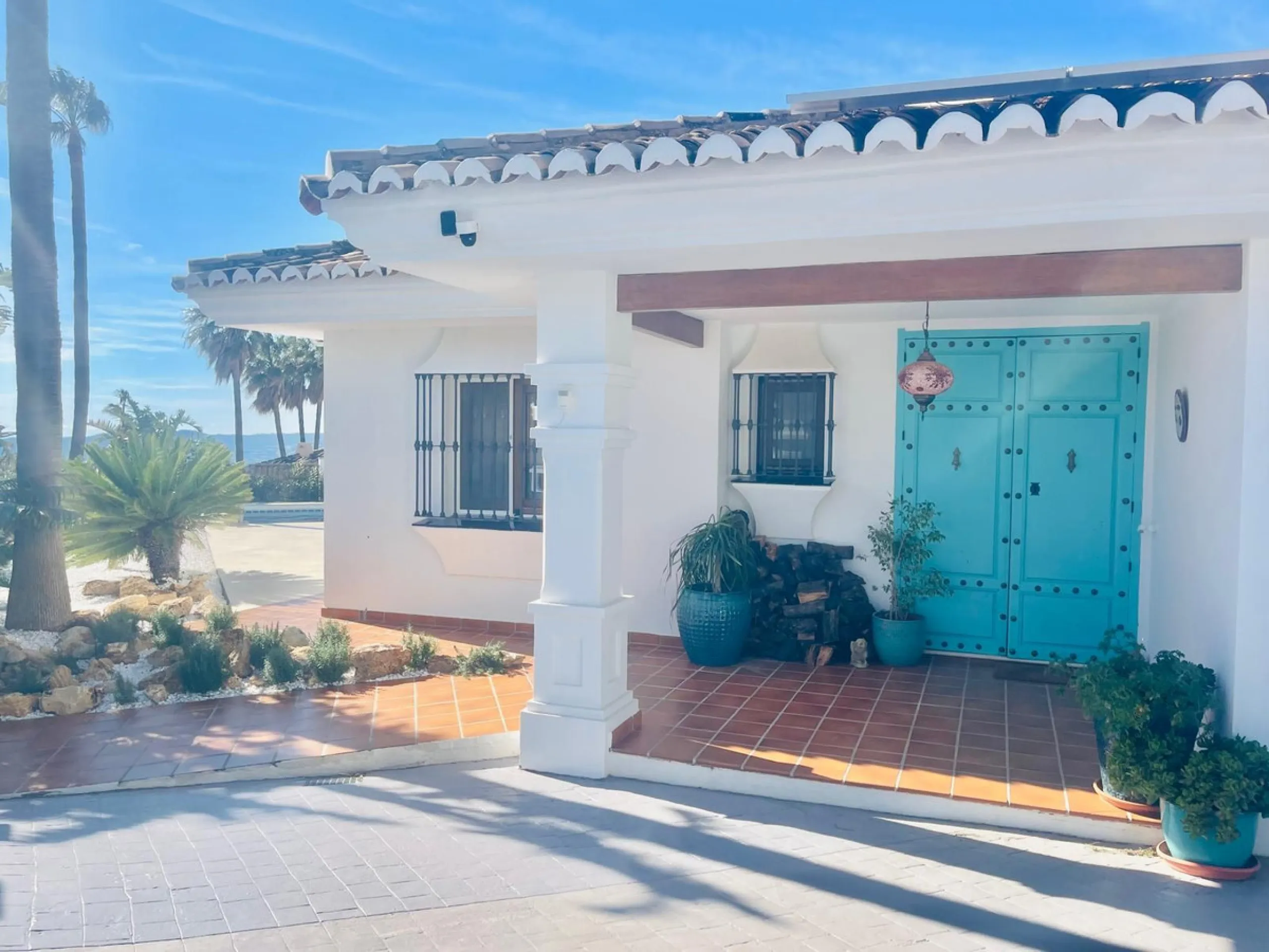 Luxury 4-Bedroom Villa with Guest Apartment & Panoramic Views in Valtocado