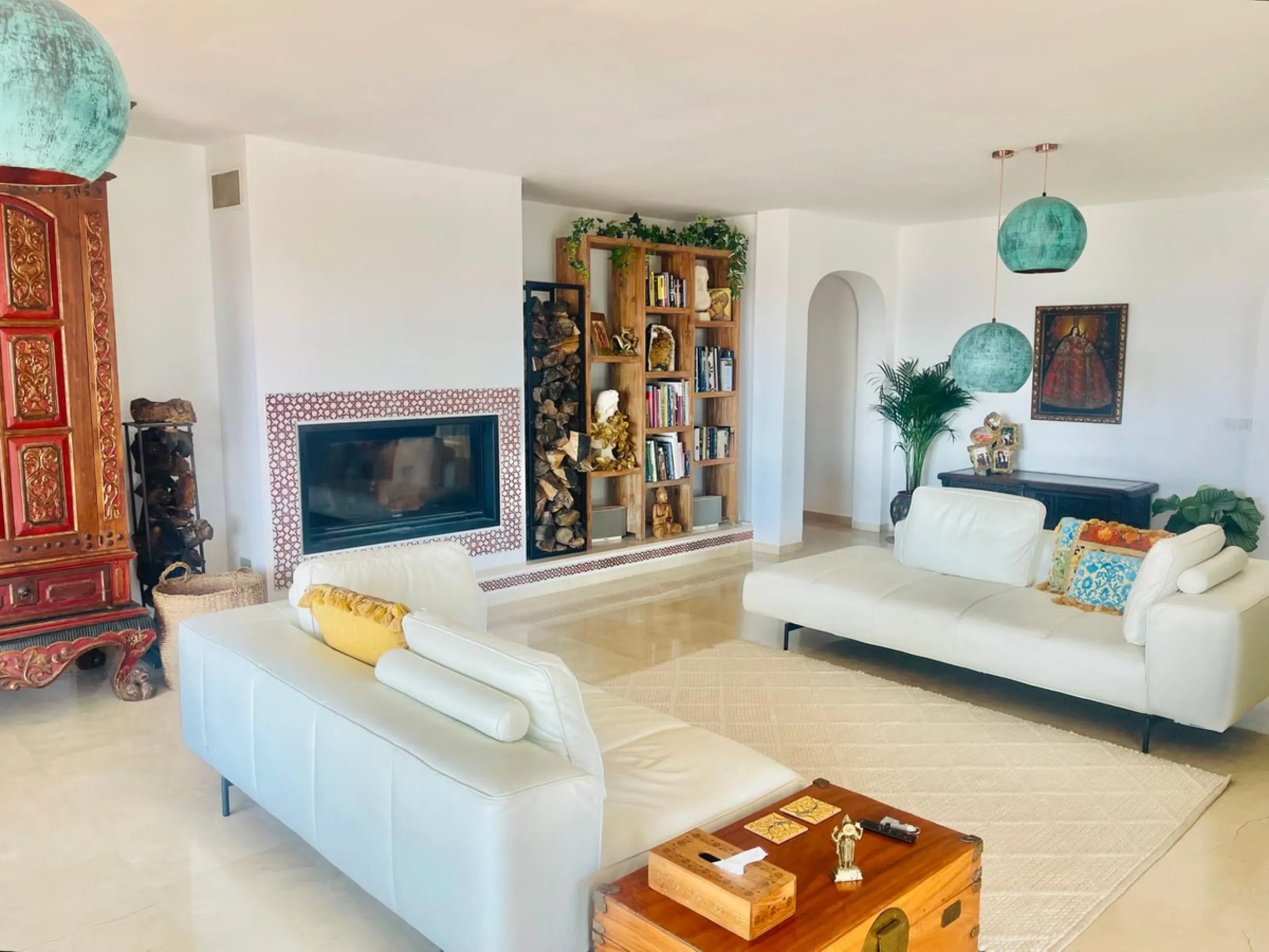 Luxury 4-Bedroom Villa with Guest Apartment & Panoramic Views in Valtocado