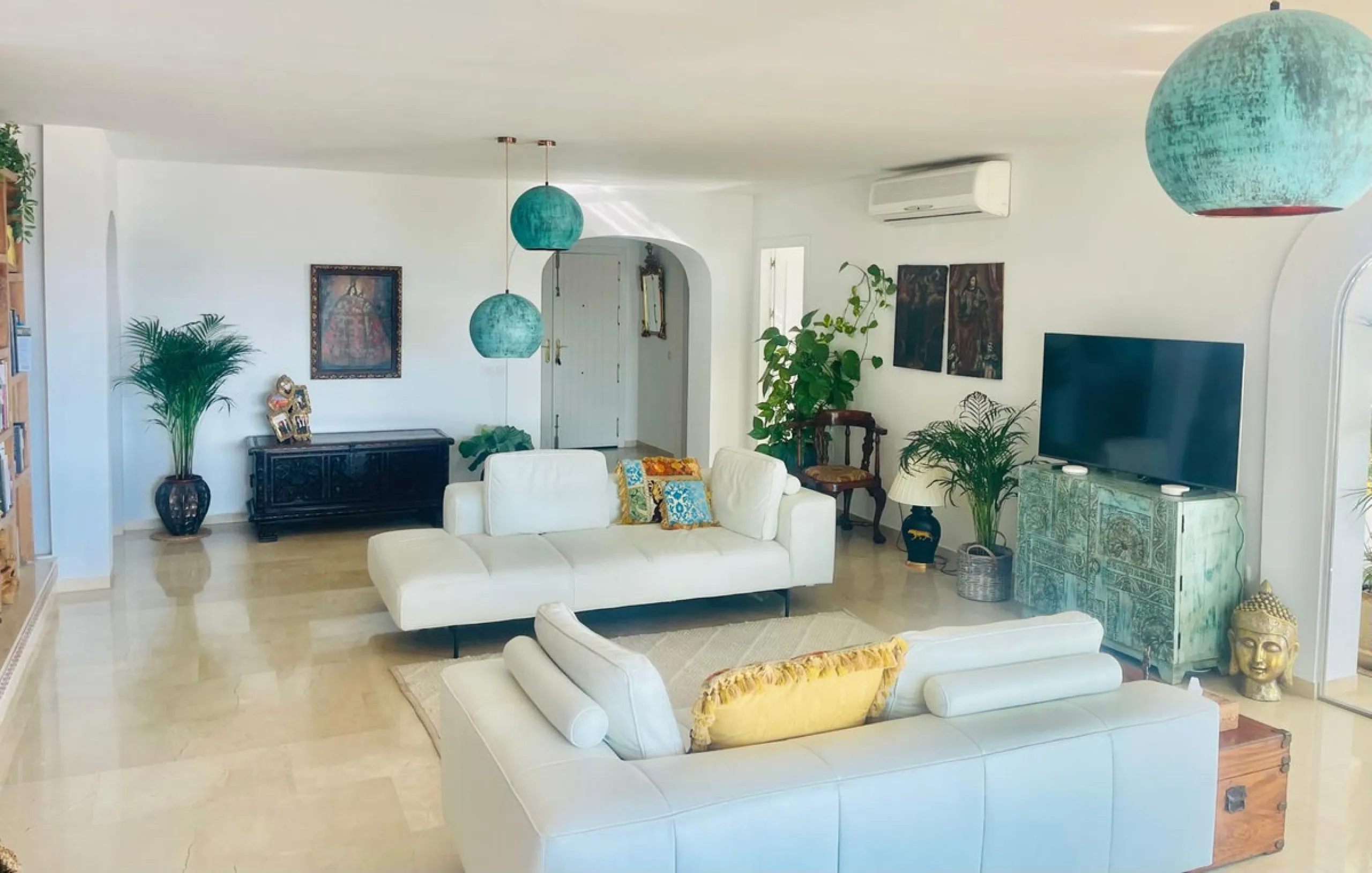 Luxury 4-Bedroom Villa with Guest Apartment & Panoramic Views in Valtocado
