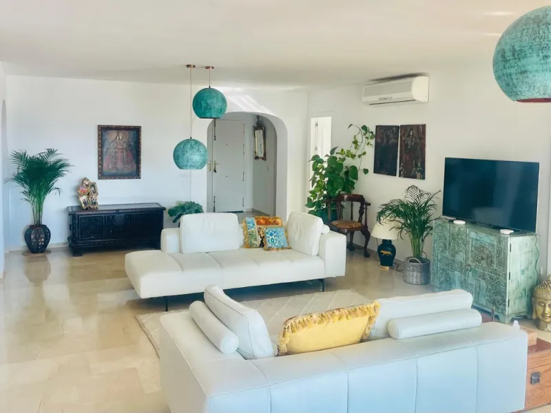 Luxury 4-Bedroom Villa with Guest Apartment & Panoramic Views in Valtocado