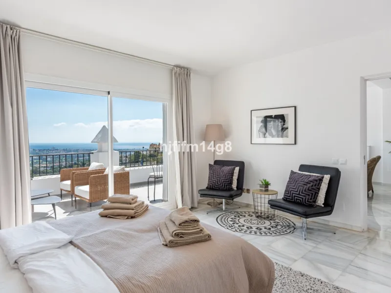 Discover a stunning apartment with the charm and feel of a townhouse in the exclusive Las Colinas de Marbella. This exceptional property, with a total of 241m² (152m² interior plus 89m² of terraces), combines space, natural light, and panoramic views, off