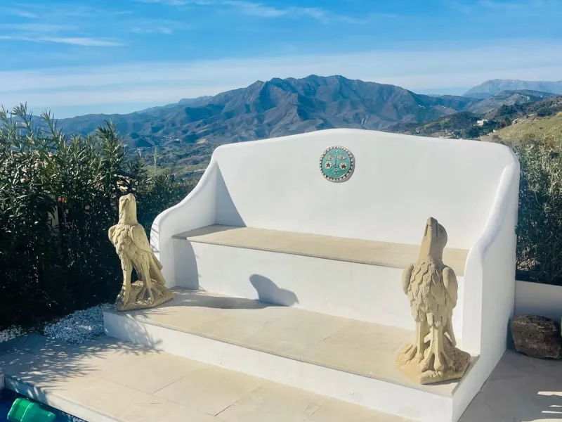 Luxury 4-Bedroom Villa with Guest Apartment & Panoramic Views in Valtocado
